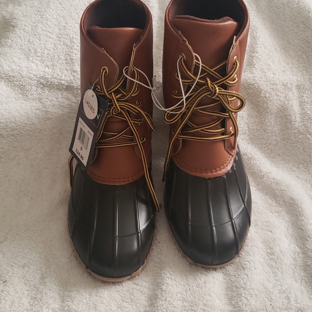 Cannon creek size 9 boots